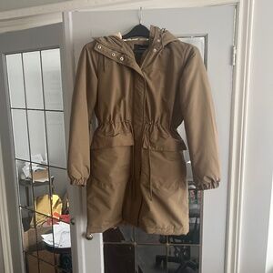 Hooded jacket with drawstring